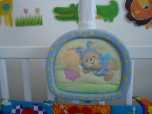 kolotoc nad postielku Fisher Price s ovladacom