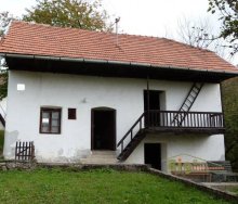 Štýlová 3izbová chalupa s vedľajšou stavbou.