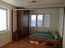 Predelovacie dvere a vstavané skrine