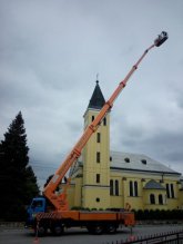 Plošina 45metrov bočný dosah 32metrov nosnosť 550k