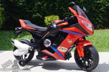 Veľká a silná elektrická motorka