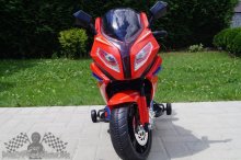 Veľká a silná elektrická motorka