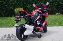 Veľká a silná elektrická motorka
