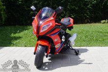 Veľká a silná elektrická motorka