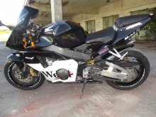 Predam Hondu cbr 954rr.r.v2002.