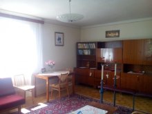 Ponúkam na predaj 5 izbový RD v centre Levíc