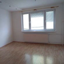 3 izbový byt s loggiou na predaj .