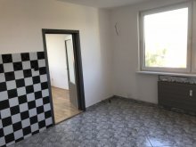 Ponúkam na predaj 4 izbový byt na R3 v Leviciach