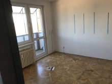 Ponúkam na predaj 4 izbový byt na R3 v Leviciach
