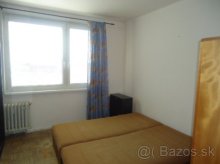 Na predaj 3 izbový byt v Leviciach + 2 balkóny.