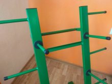PREDÁM STOJAN NA ZÁVAŽIA ČINIEK A JEDNORUČIEK