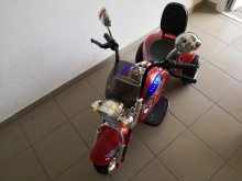 Červená motorka