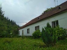 Veľký pozemok s rodinným domom a záhradami