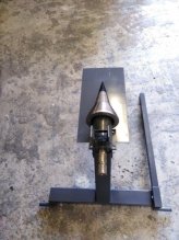 Kužeľová štiepačka , kalačka za traktor so stolom