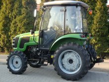 Traktor ZOOMLION CR 504 s kabinou, výkon 50 Hp