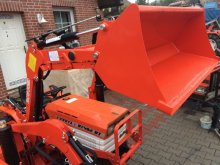 Traktor Kubota B1402DT s čelním nakladačem