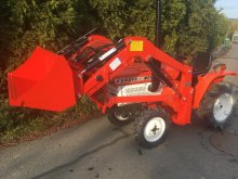 Traktor Kubota B1402DT s čelním nakladačem