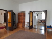 Mestansky byt  v Mosonmagyaróvári 5 izbovy153 m2