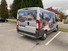 Peugeot Boxer minibus