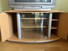 stolík pod TV