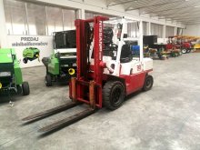 Vysokozdvižný vozík NISSAN 30 na benzín/LPG