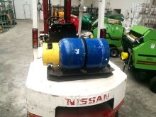 Vysokozdvižný vozík NISSAN 30 na benzín/LPG
