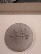 Metále a odznaky