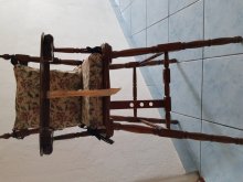 Jedálenská stolička v zachovalom stave