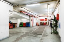Zabehnutý autoservis v Bratislave na prenájom