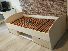 Jednolôžková posteľ pre matrac 90x200 cm aj s roš