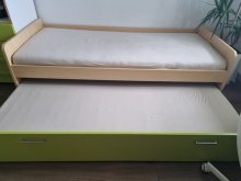 Predám zelenú rozťahovaciu posteľ + 2 matrace