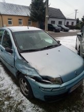 Auto na náhradné diely