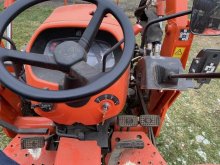 Traktor Kubota L1361 s predným nakladačom LA525EC