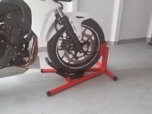 Stojan na moto