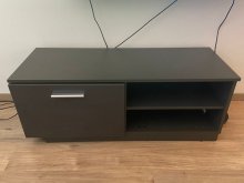 Skrinka pod TV