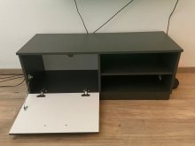 Skrinka pod TV