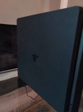 Predám Playstation 4 Slim 500GB