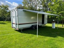 Príves skříňový Tomplan TFS 550.01 2700kg caravan