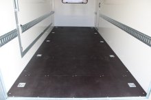 Príves Tomplan TFS 500T 2,7t, rampa, okno, dveře