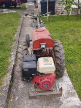 Predám dvojkolesový traktor.