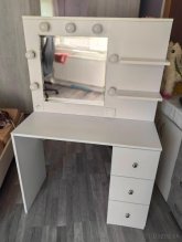 Make up stolík pre ženy