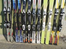 používané  carvingové  lyže Atomic Salomon Volkl
