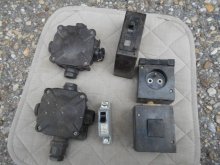 starší elektroinštalačný materiál