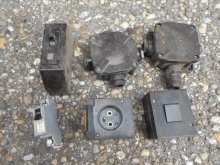 starší elektroinštalačný materiál