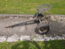 Predám dvojkolesový traktor.