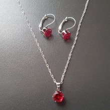 Elegantný strieborný set s červeným zirkónom