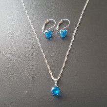 Elegantný strieborný set s modrým zirkónom