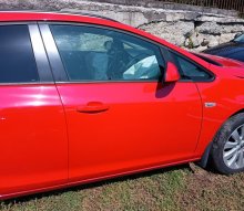 Predám havarovaný Opel Astra 1.4T