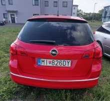 Predám havarovaný Opel Astra 1.4T