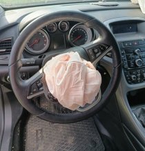 Predám havarovaný Opel Astra 1.4T